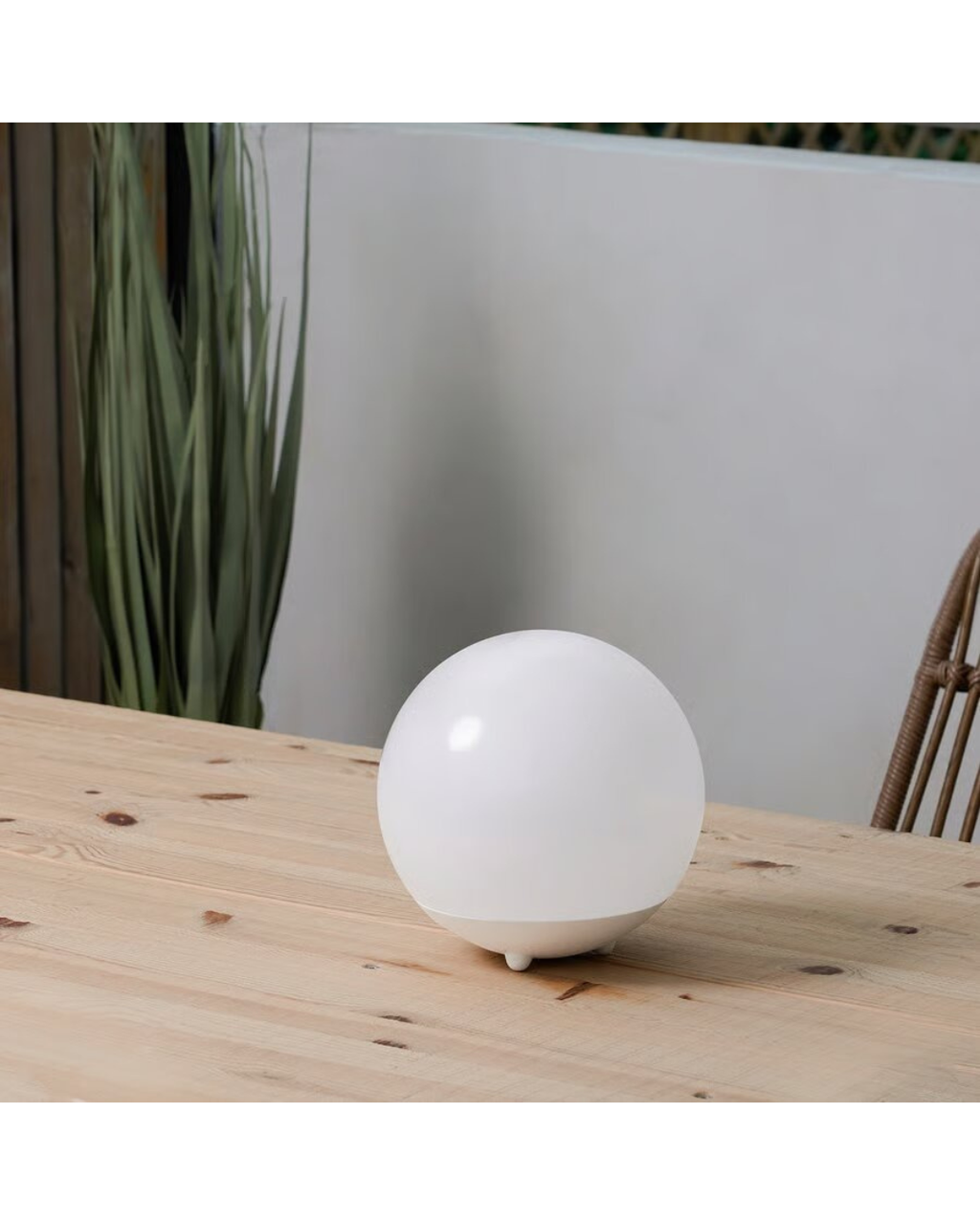 SOLVINDEN LED solar-powered floor lamp, outdoor/globe white